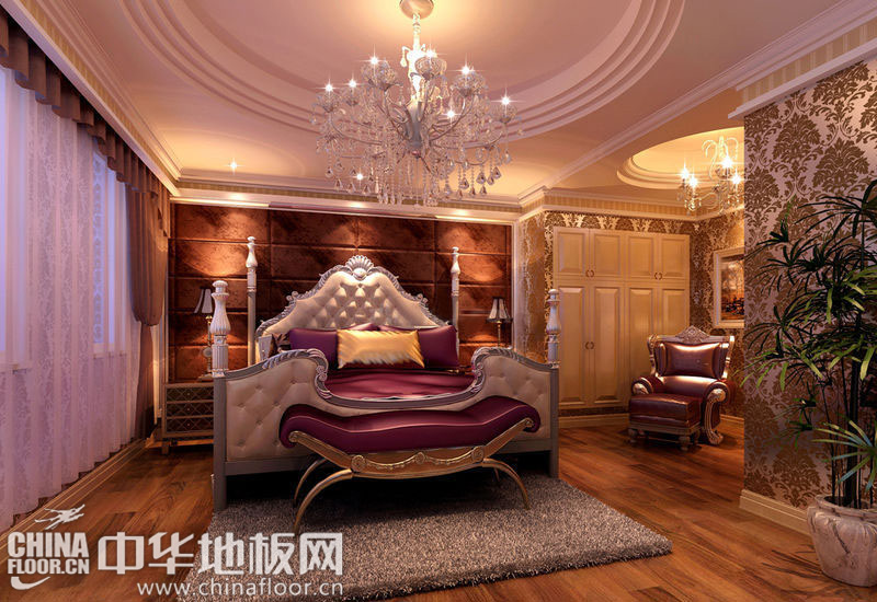 这张古典风格卧室木地板装修效果图中,一套紫红色床品散发着轻幽的浪漫,凸显了主人优雅的气质。金粉暗底的墙纸极尽奢华,床头背景墙采用软包装饰,与地板颜色相近,这三者构成了整个空间的主体框架。处... --> 这张古典风格卧室木地板装修效果图中,一套紫红色床品散发着轻幽的浪漫,凸显了主人优雅的气质。
