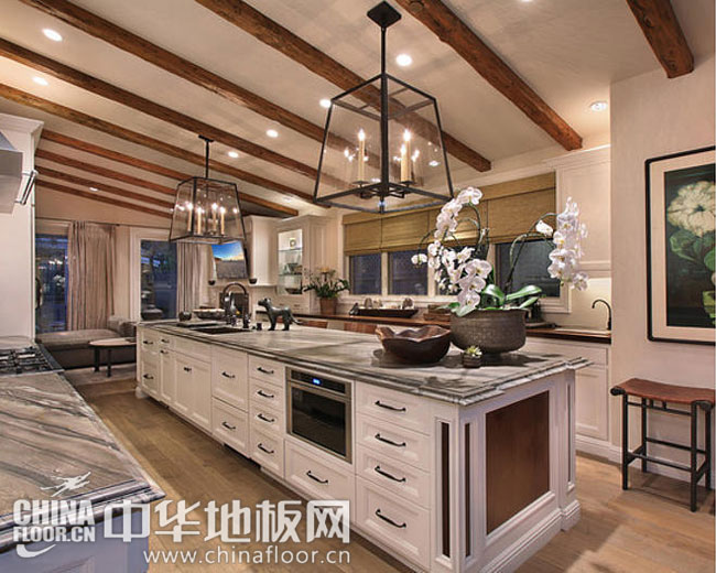 线上线下销售优势各占一方 地板企业慎重抉择